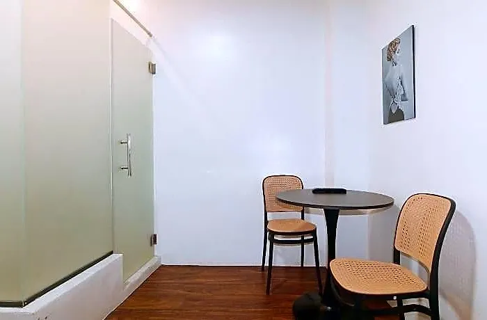Gren Place Near Baclaran Airport Road By Reddoorz Hotel *