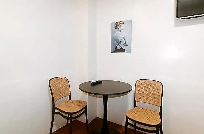 Gren Place Near Baclaran Airport Road By Reddoorz Hotel